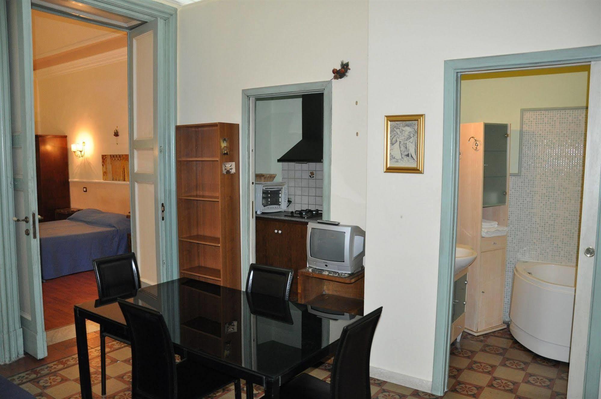 B&B Teatro Bellini Catania Bagian luar foto